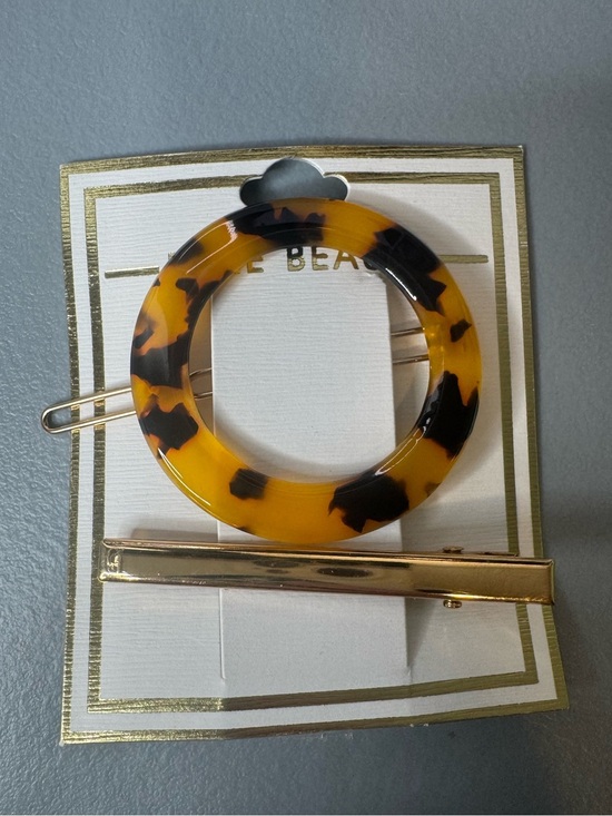Rare Beauty Other - Rare Beauty Tortoise shell Circular Hair Clip Set gold accent classic 2pc set